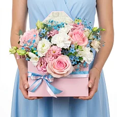 Шляпная коробка "Цветочное послание"