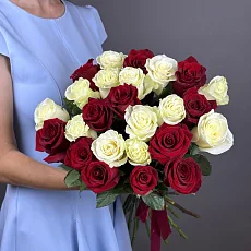 21 Красная и белая роза Эквадор