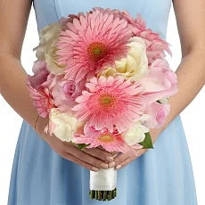 Букет невесты из гербер и роз