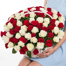 Корзина красно белая Эквадор