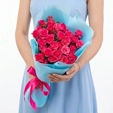 9 Кустовых розовых роз