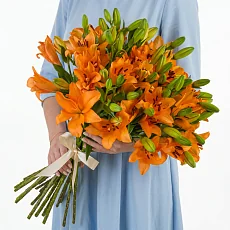 Букет 21 огненная Лилия