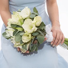 Букет невесты из 7 белых амариллисов