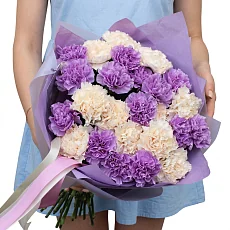 25 Кремово-Сиреневых Гвоздик