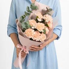 9 Персиковых Гвоздик