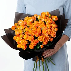 11 Кустовых Оранжевых Роз в упаковке