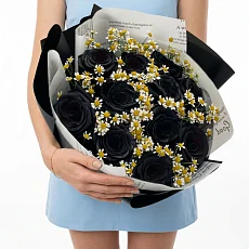 Букет из чёрных роз и матрикарии