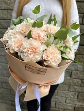 Букет с гвоздикой и альстромерий 