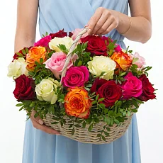 Розы Эквадор Микс в корзине