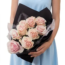 Букет живых цветов из 7 Светлых Роз