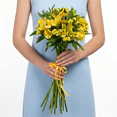 15 Желтых Альстромерий под ленту