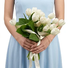 Букет невесты из 25 белых тюльпанов