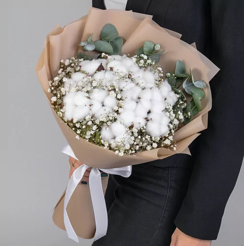 Букет из хлопка и гипсофилы 