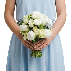 Свадебный букет с белоснежными пионами