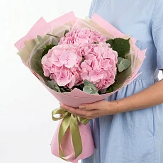 Букет розовых гортензий