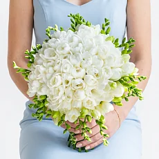 Букет невесты из 35 белых фрезий