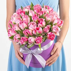 Композиция из 35 Розовых Пионовидных Тюльпанов в коробке
