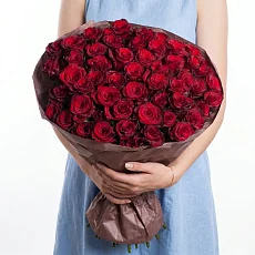 51 Бордовая Роза в коричневой упаковке