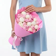 21 Пион белого и розового цвета