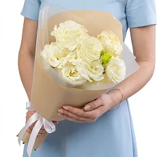 3 Белых Лизиантуса в упаковке