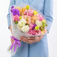 Букет из 7 Лизиантусов Микс в упаковке