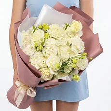 15 Белых Лизиантусов в упаковке