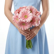 Букет невесты из розовых гербер