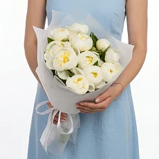 11 Белоснежных Пионов