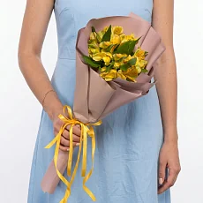 5 Желтых Альстромерий