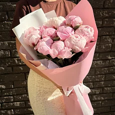 Букет из 9 пионов