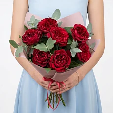 Розы пионовидные 7 шт с эвкалиптом