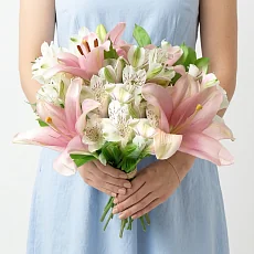 3 Лилии и Белая Альстромерия