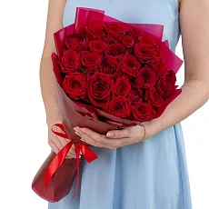 Красные кенийские розы