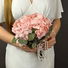 Свадебный букет невесты с гортензией