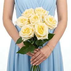 7 Пионовидных кремовых роз (Эквадор)