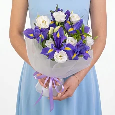 Ирисы и эустомы