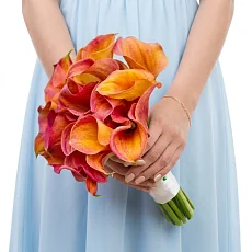 Композиция невесты с оранжевыми каллами