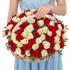 101 Кенийская роза в корзине