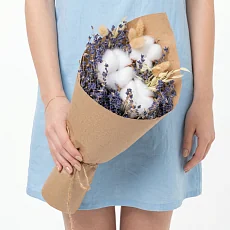 Композиция из хлопка и лаванды