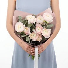 9 Белых Ранункулюсов