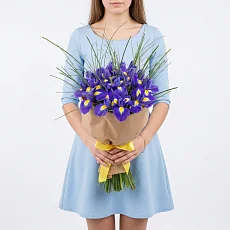 25 Синих Ирисов в крафте