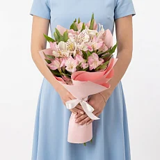 5 Розовых Альстромерий