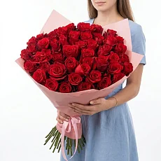 51 Рубиновая Роза Эквадор в упаковке