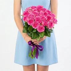 Букет из ярких роз под ленту 25 шт