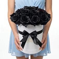 Черные розы в шляпной коробке