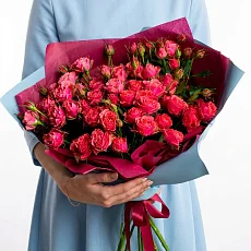 11 Кустовых Малиновых Роз в упаковке