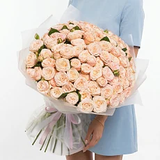 Букет из 51 кремовой пионовидной розы