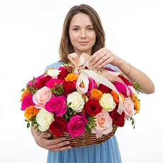 Корзина из 51 розы Эквадор яркий микс