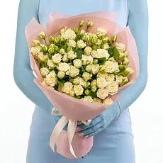 19 Кустовых Белых Роз в упаковке