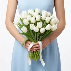 Букет невесты из 25 белых тюльпанов